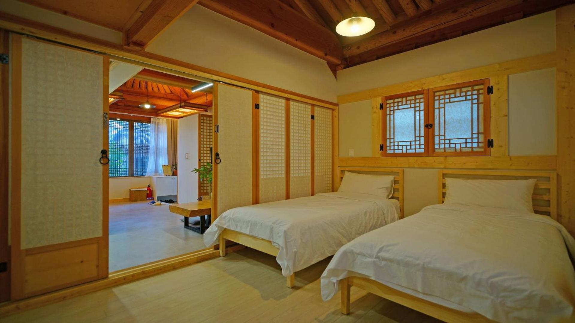Sarangroo Hotell Jeonju Exteriör bild