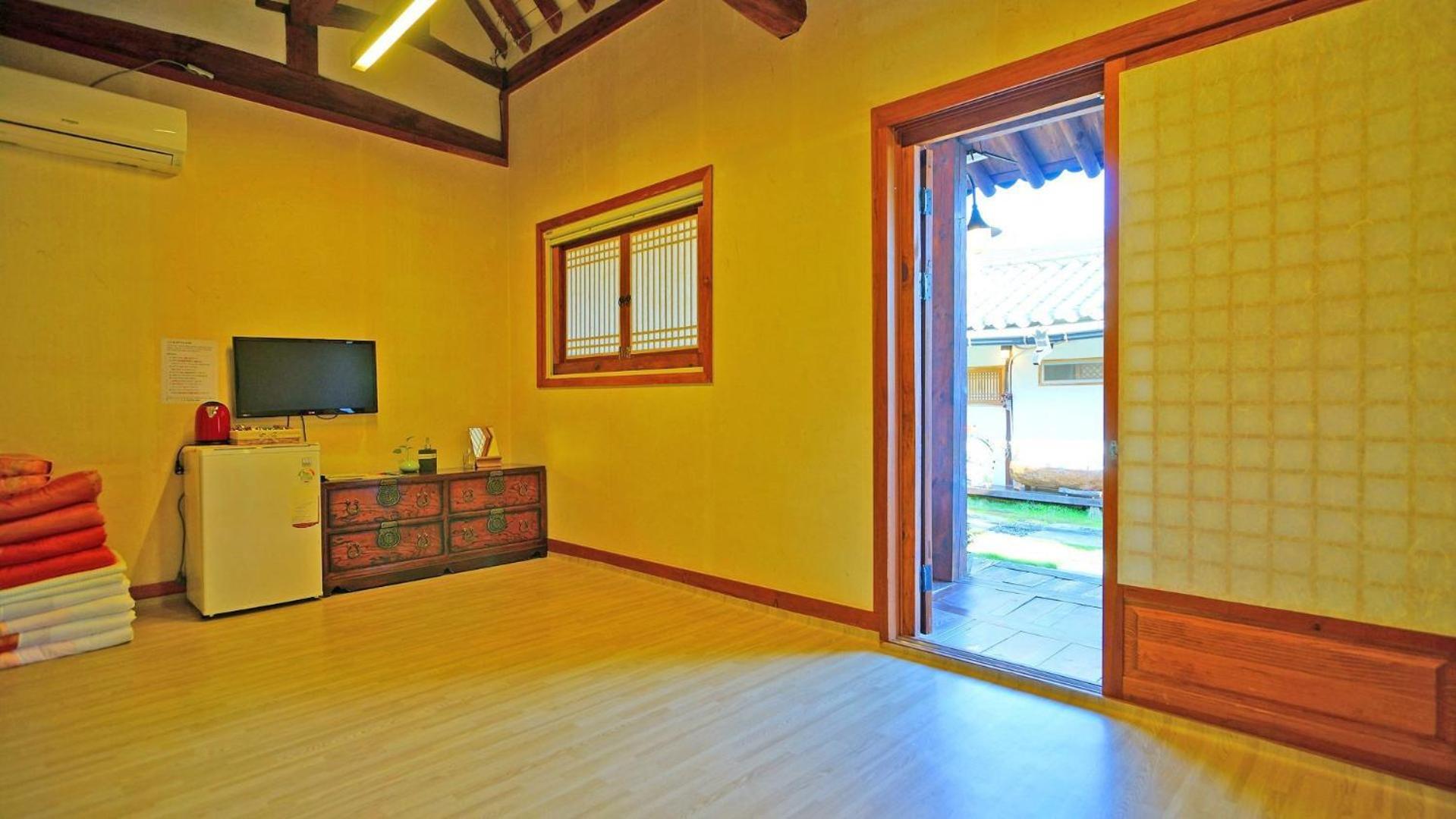 Sarangroo Hotell Jeonju Exteriör bild