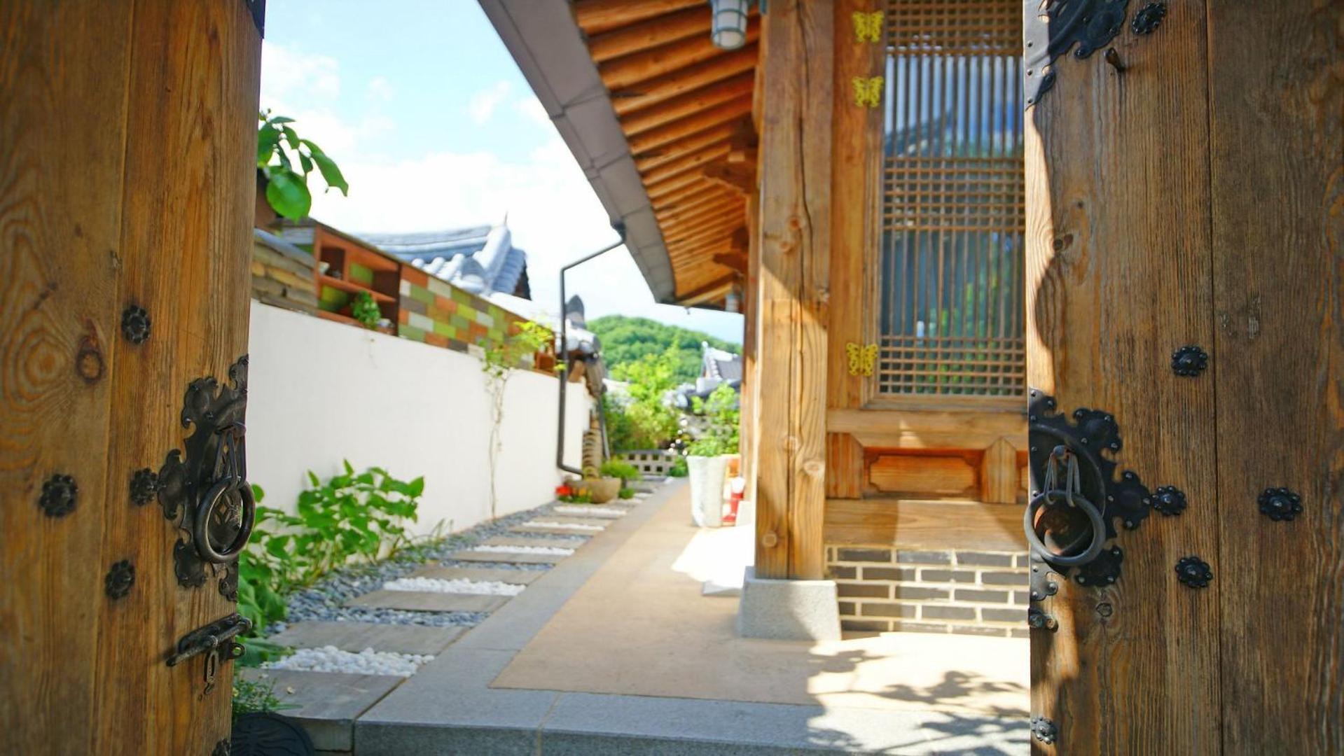 Sarangroo Hotell Jeonju Exteriör bild